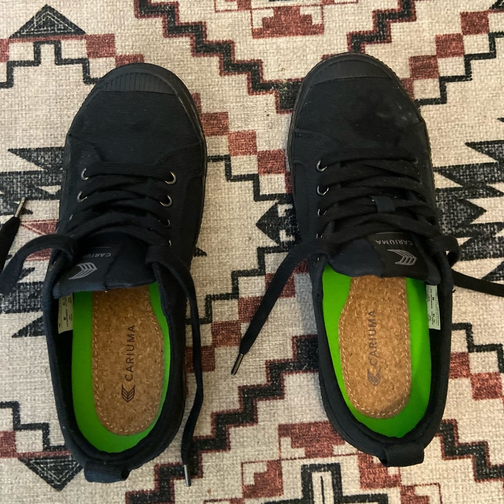 CARIUMA OCA LOW ALL BLACK CANVAS SNEAKER Women US 8 Men US 6.5